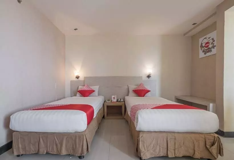 هتل Oyo 1081 Allson City  Makassar