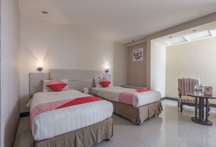 Hotell Oyo 1081 Allson City  Makassar