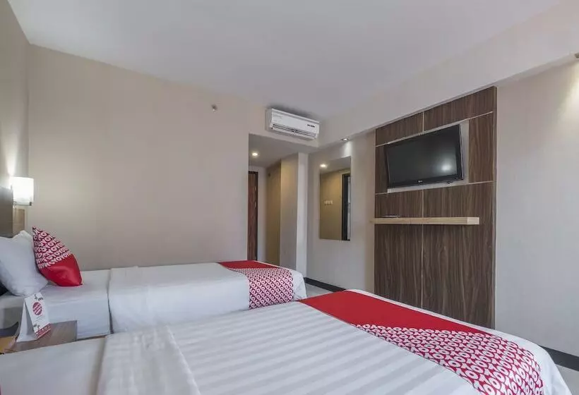 هتل Oyo 1081 Allson City  Makassar