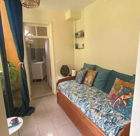 Majatalo Dazk Golden Estate