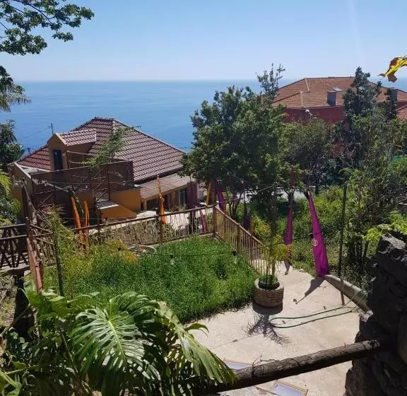 Majatalo Dazk Golden Estate