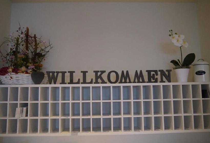 هتل Am Berg Esslingen