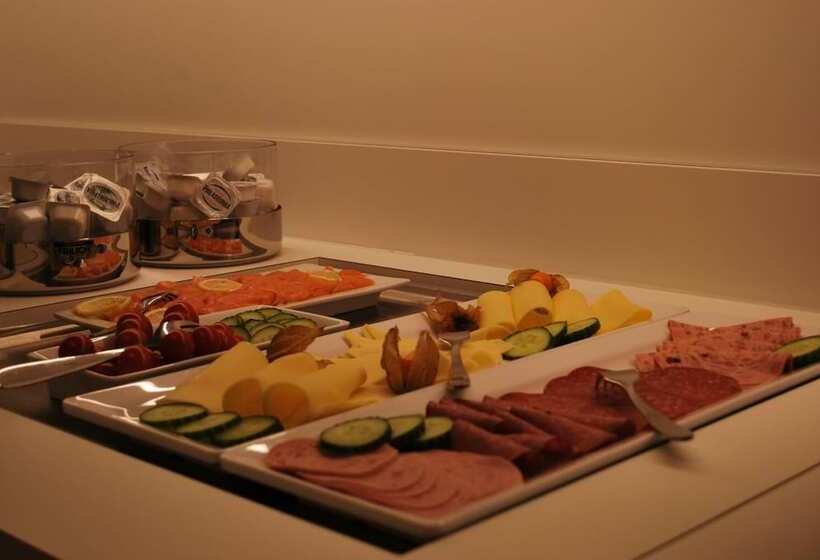 هتل Am Berg Esslingen