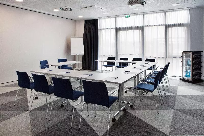 Hotelli Holiday Inn Express   Kaiserslautern, An Ihg