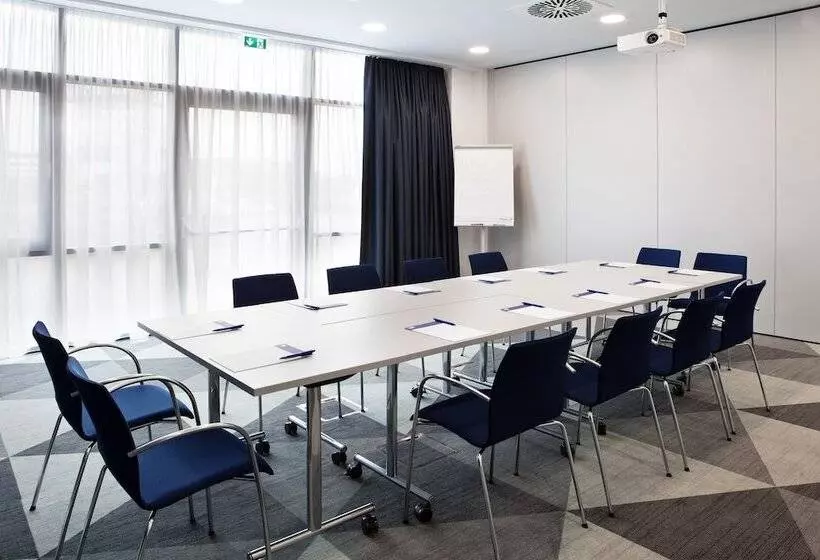 Hotelli Holiday Inn Express   Kaiserslautern, An Ihg