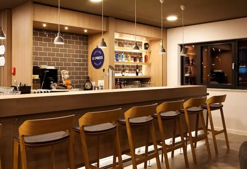 Hotelli Holiday Inn Express   Kaiserslautern, An Ihg