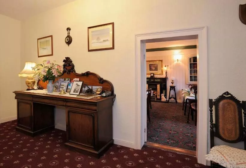 پانسیون Dromard House