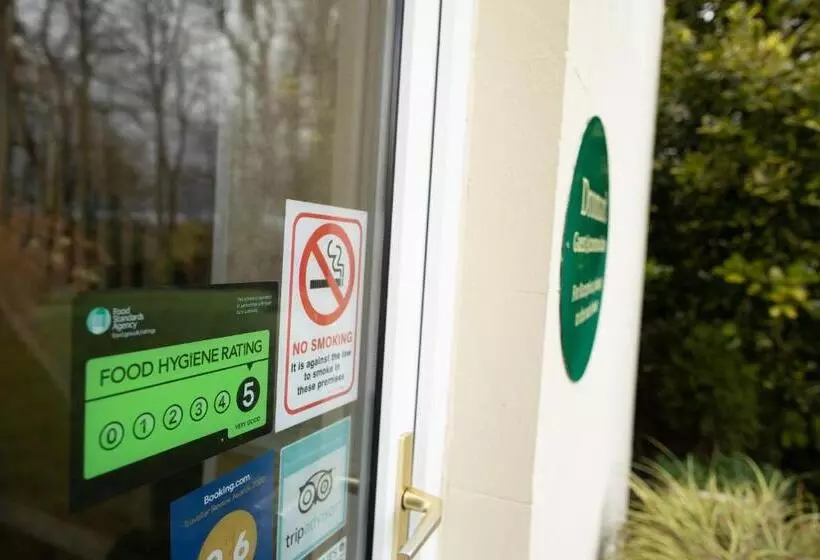 پانسیون Dromard House