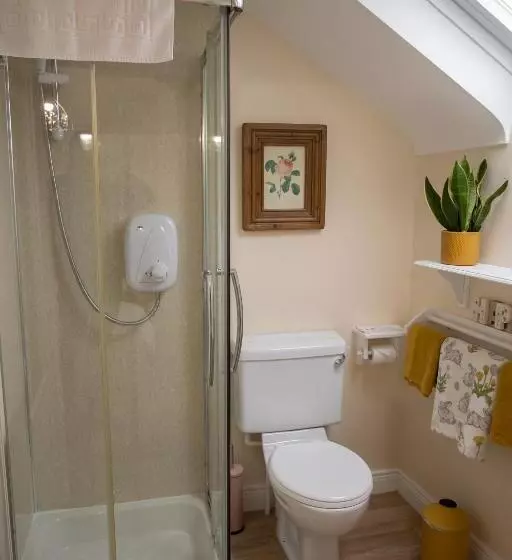 پانسیون Dromard House