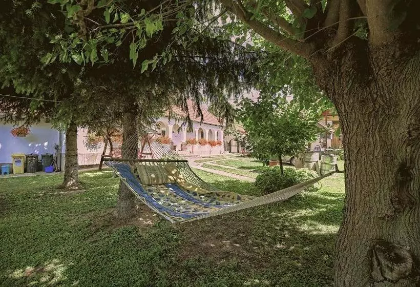 پانسیون Twin Pines Apartment
