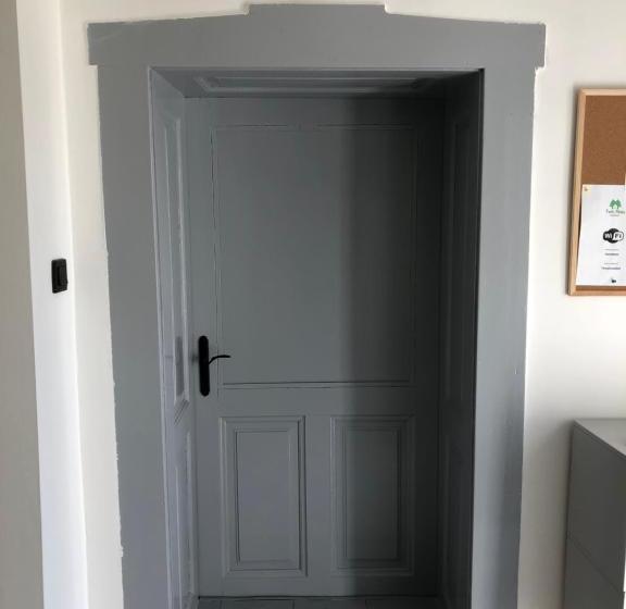 بنسيون Twin Pines Apartment