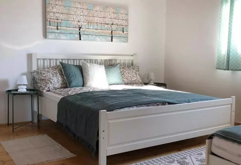 پانسیون Twin Pines Apartment