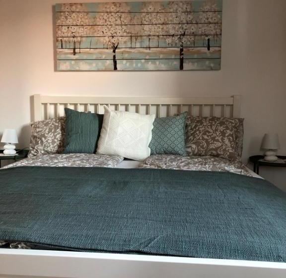 بنسيون Twin Pines Apartment