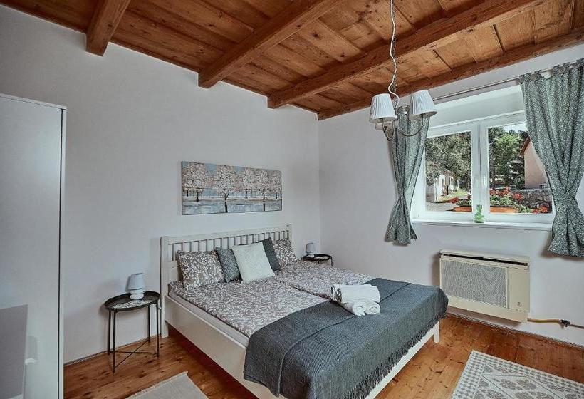 بنسيون Twin Pines Apartment