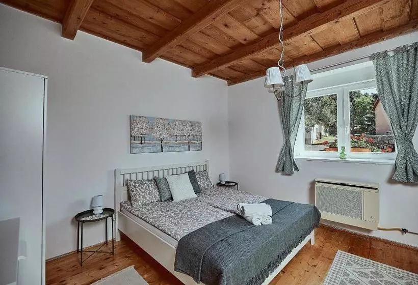 پانسیون Twin Pines Apartment