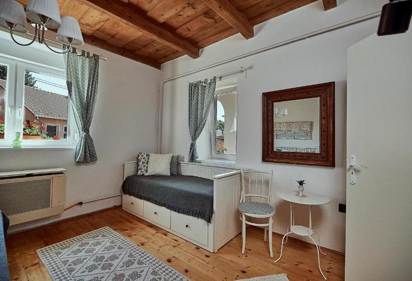 بنسيون Twin Pines Apartment