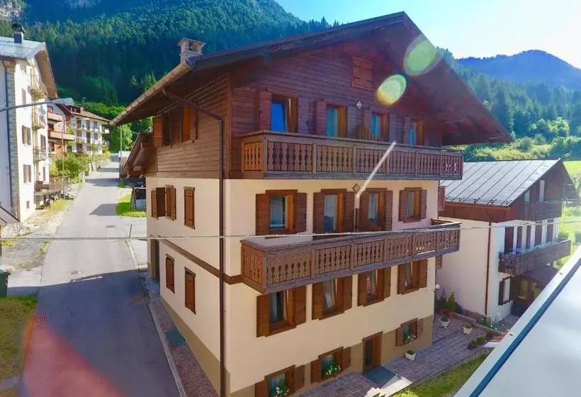 ホテル Ajarnola Locazioni Turist