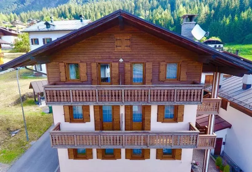 ホテル Ajarnola Locazioni Turist