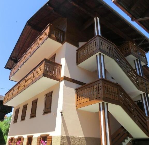 هتل Ajarnola Locazioni Turist