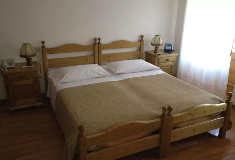 ホテル Ajarnola Locazioni Turist