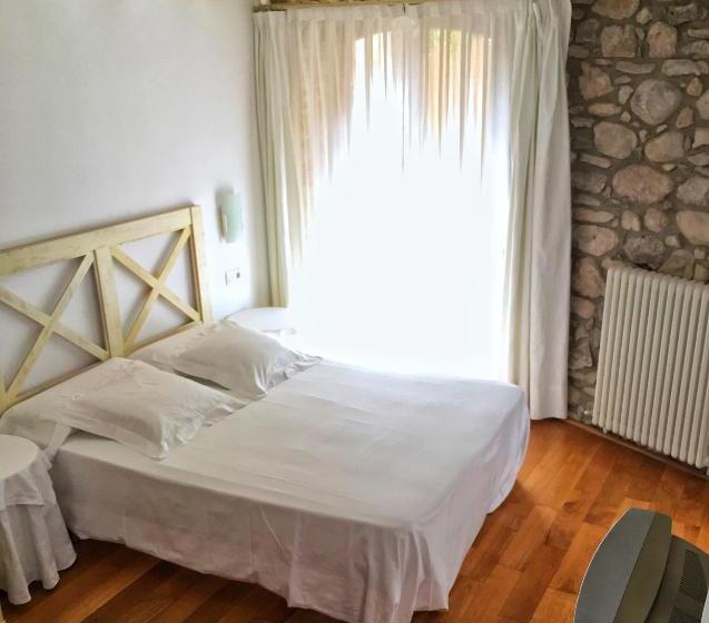 ベッドアンドブレックファースト El Castell De La Pobla De Lillet