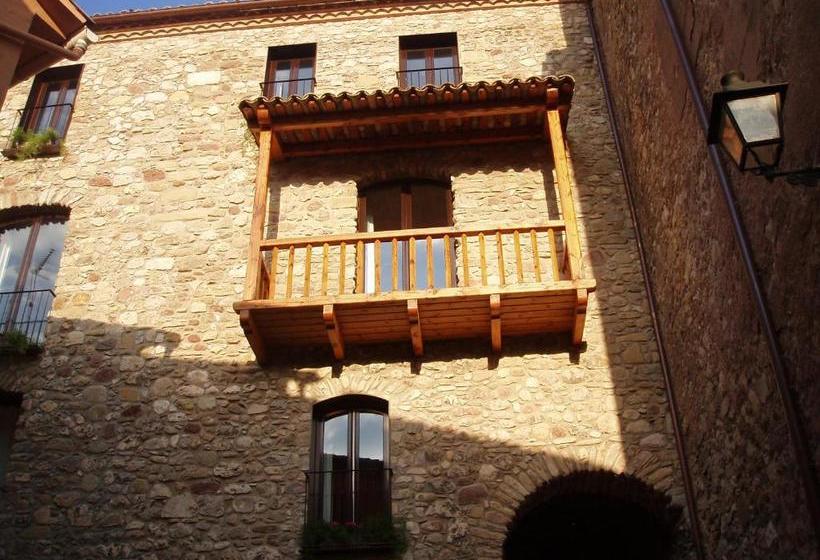 ベッドアンドブレックファースト El Castell De La Pobla De Lillet