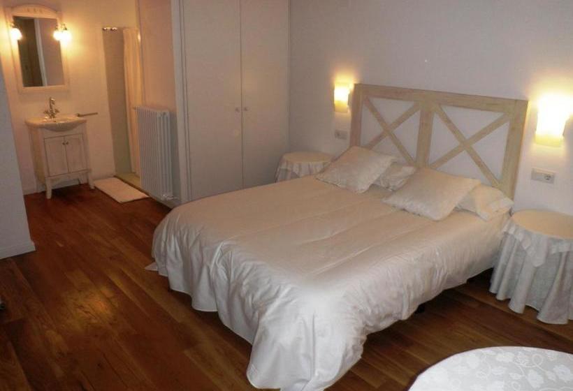 ベッドアンドブレックファースト El Castell De La Pobla De Lillet