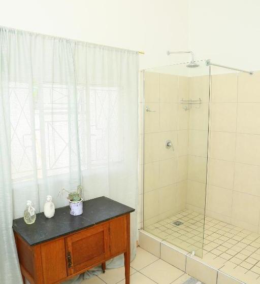 פנסיון Die Hoekhuis