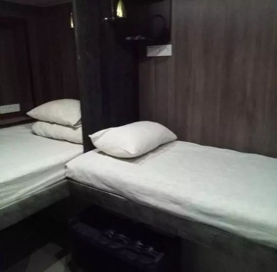 Majatalo Guest House Khan