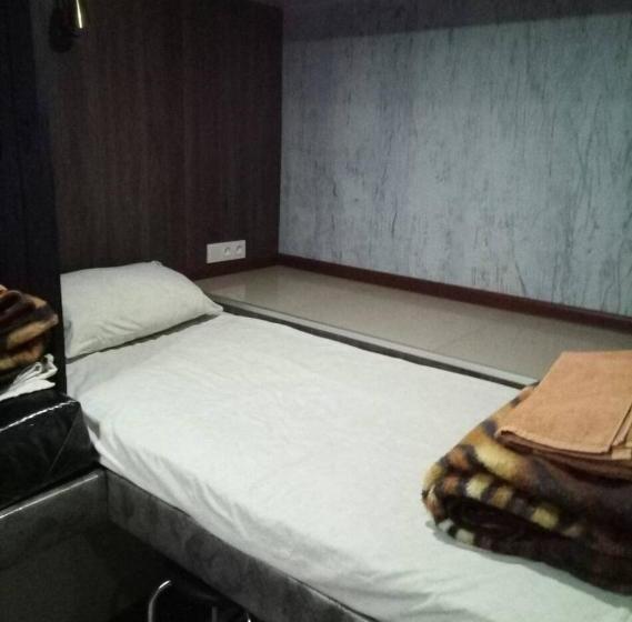 ペンション Guest House Khan