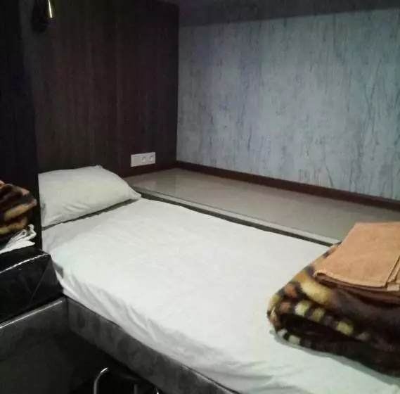 Majatalo Guest House Khan