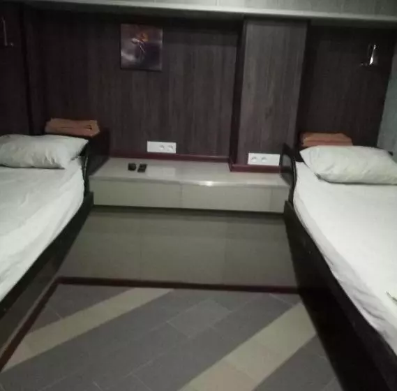 Majatalo Guest House Khan