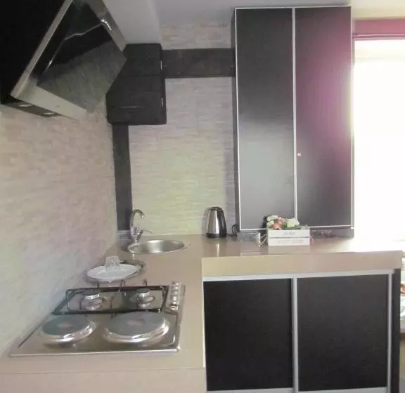 Majatalo Guest House Khan