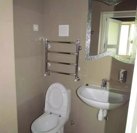 Majatalo Guest House Khan