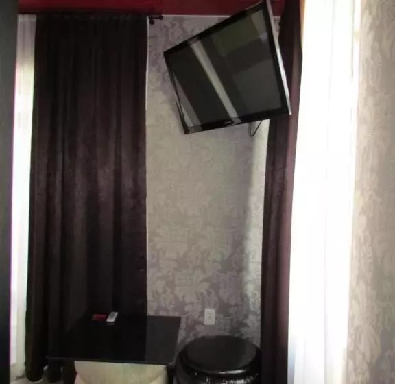 Majatalo Guest House Khan