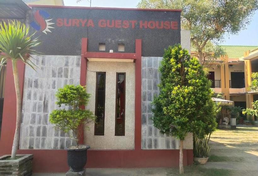 بنسيون Surya Guest House