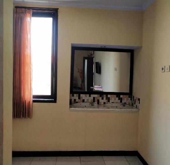 بنسيون Surya Guest House