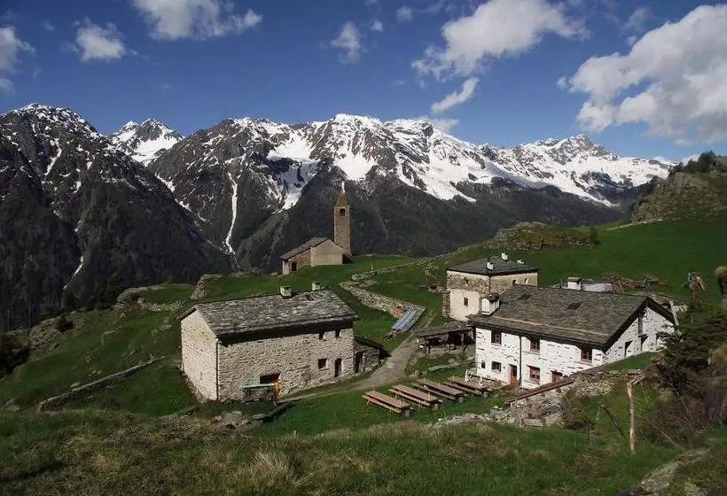 ホテル Rifugio Alpe San Romerio