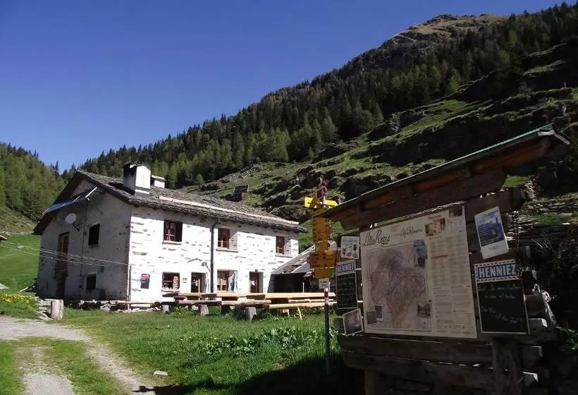 ホテル Rifugio Alpe San Romerio