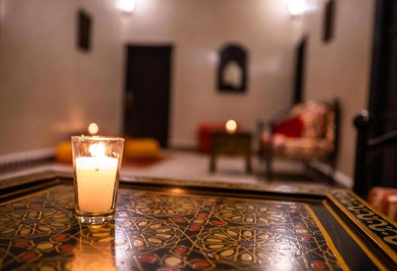 بنسيون Riad Les Jardins De Merzouga