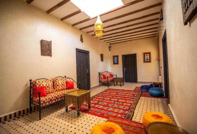 بنسيون Riad Les Jardins De Merzouga
