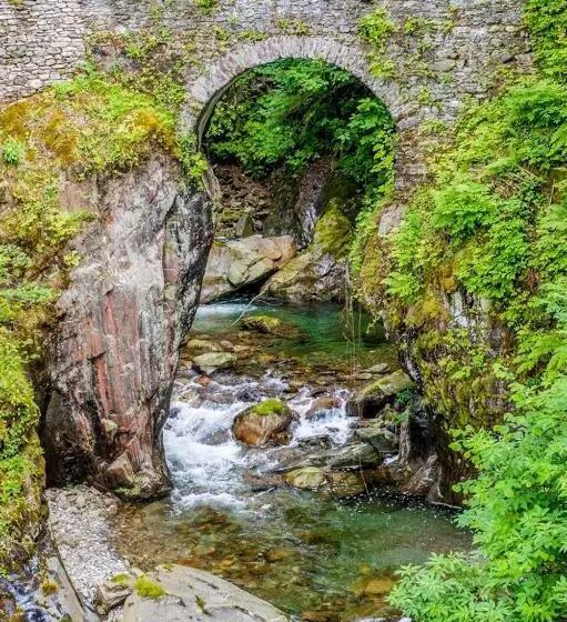 ユースホステル Grotto Zendralli