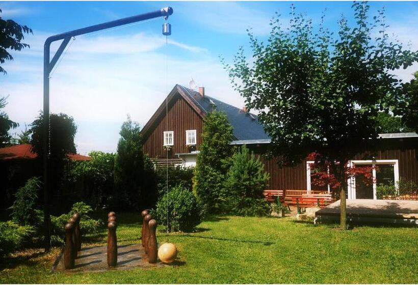 Retkeilymaja Pension U Lipy