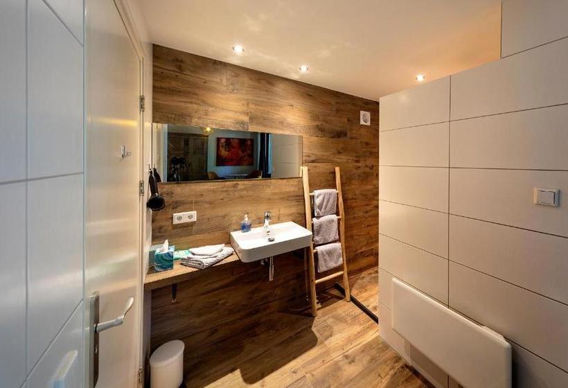 צימר Aubergine Logeren & Dineren