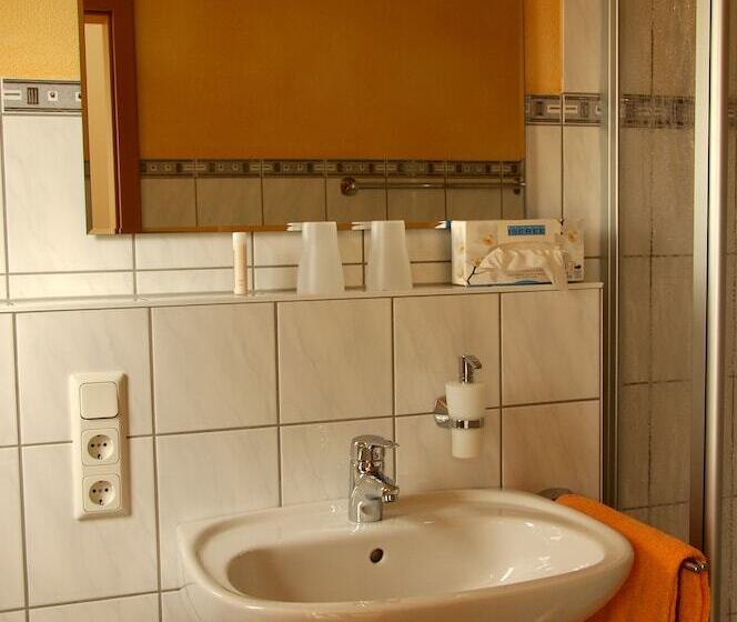 Пансион Wein  Und Gaestehaus Genetsch