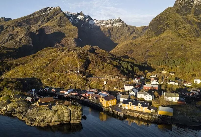 Hotelli Nusfjord Village & Resort