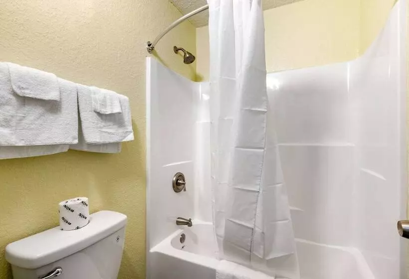 Hotelli Rodeway Inn Kingston Springs