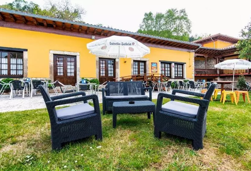 پانسیون Albergue Santa Marina