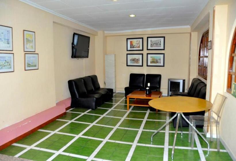 بنسيون Hostal El Jardín