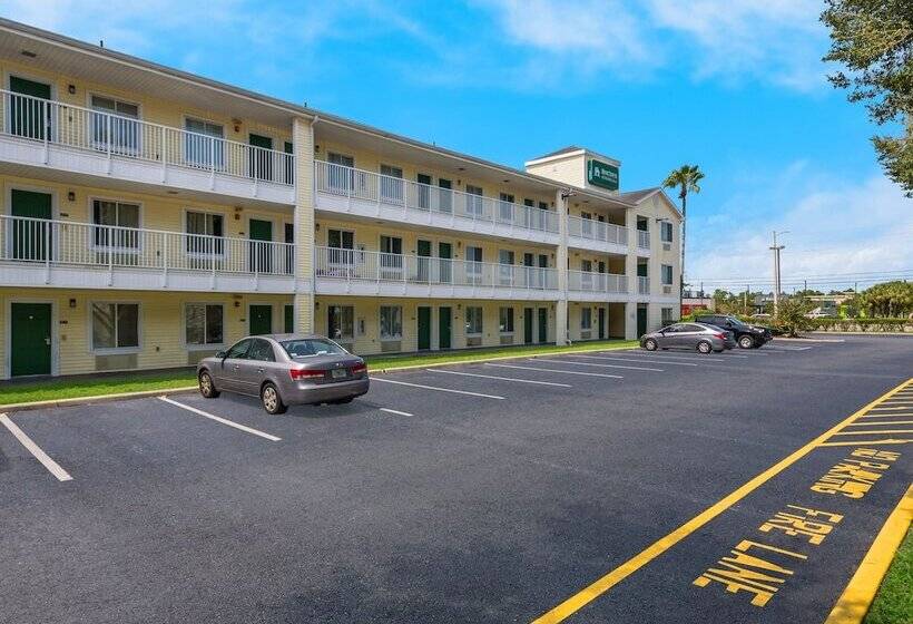 Hometowne Studios By Red Roof Orlando   Ucf Area